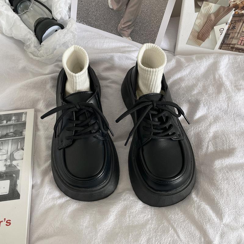 

Маленькие кожаные туфли женские лето 2025 новые универсальные Мэри Джейн платформа ретро одинарные туфли высокое чувство 36 матовый черный