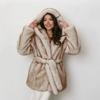 Europäischer und Amerikanischer Kapuzen-Fellimitat-Mantel Damen Herbst und Winter Neuer Promi-Stil Lockerer Warmer Pelzmantel