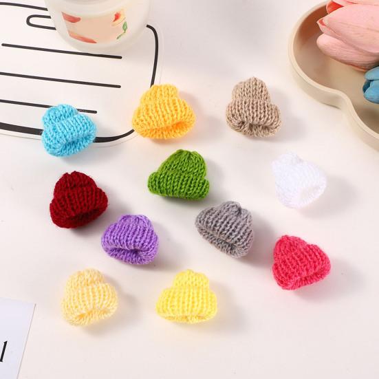 Yousheng 50 шт. Мини-вязаные рождественские шапочки Разноцветные DIY Вязаные крючком маленькие шапочки с помпоном Поделки Украшения на елку Аксессуары для кукол И праздничный декор
