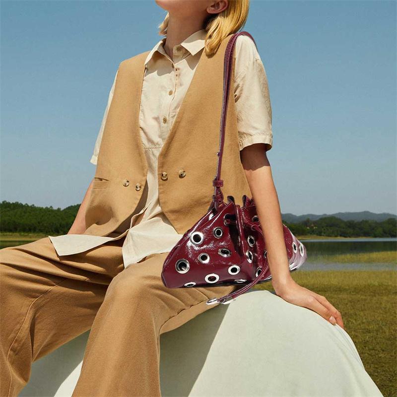 Women Metal Stud Shoulder Bag Large Capacity Retro Hollow Handbag Drawstring Crossbody Bag Shopping Vacation Handbag AVE