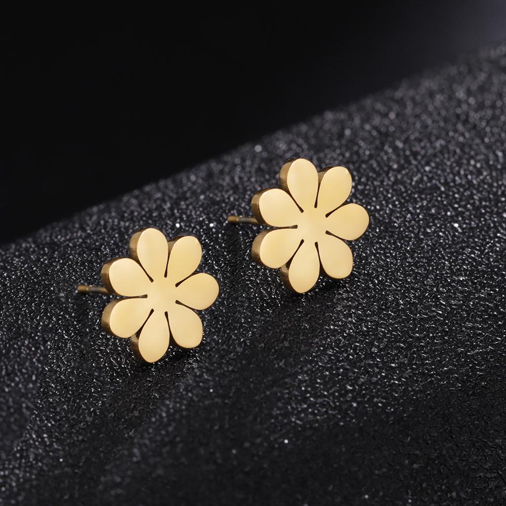 Dawapara Minimalist Four Leaf Clover Stud Earrings for Women Girls Sunflower Good Luck Gift Stainless Steel Irish Jewelry