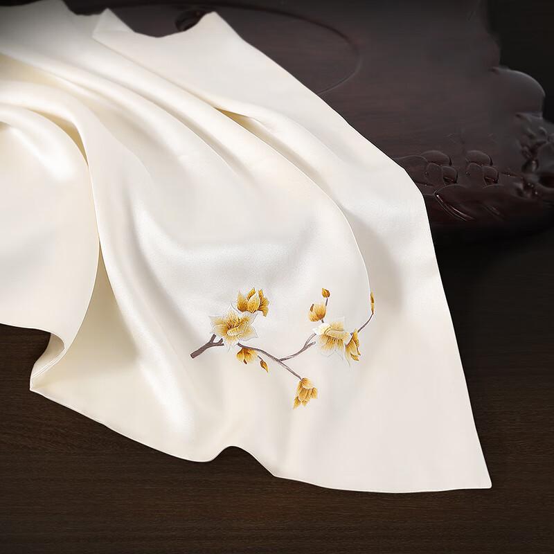 Silk Embroidered Square Scarfn, Chinese Style Mulberry Silk Handmade Suzhou Embroidery Silk Scarf with Double-Layer Silk And Frog Clasp, Gift Box Set