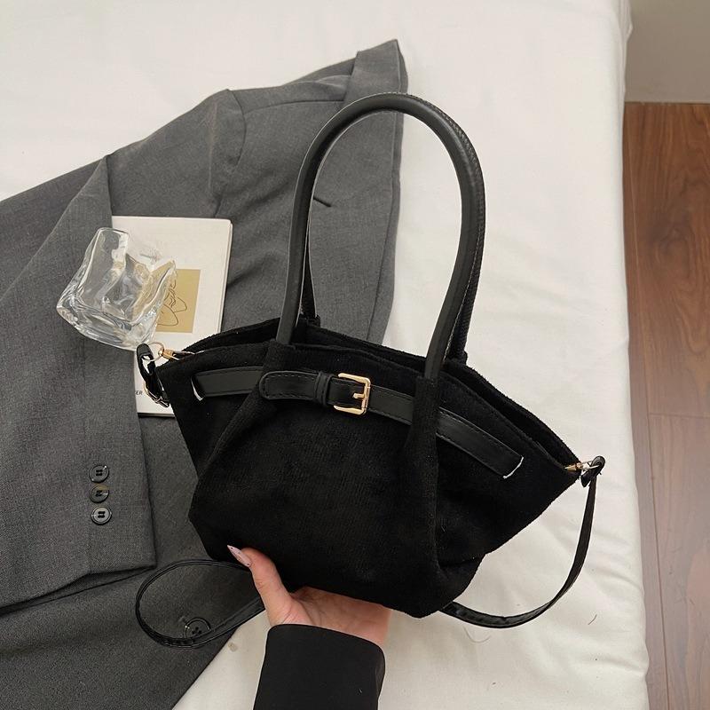 A Trendy and Fashionable Commuting, Simple and Casual, High-end Quality Single-shoulder Hand-carry Crossbody Bag