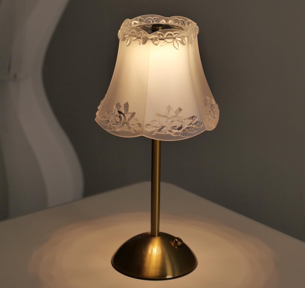 Modern Luxury Eco-Friendly Rechargeable Ambient LED Table Lamp