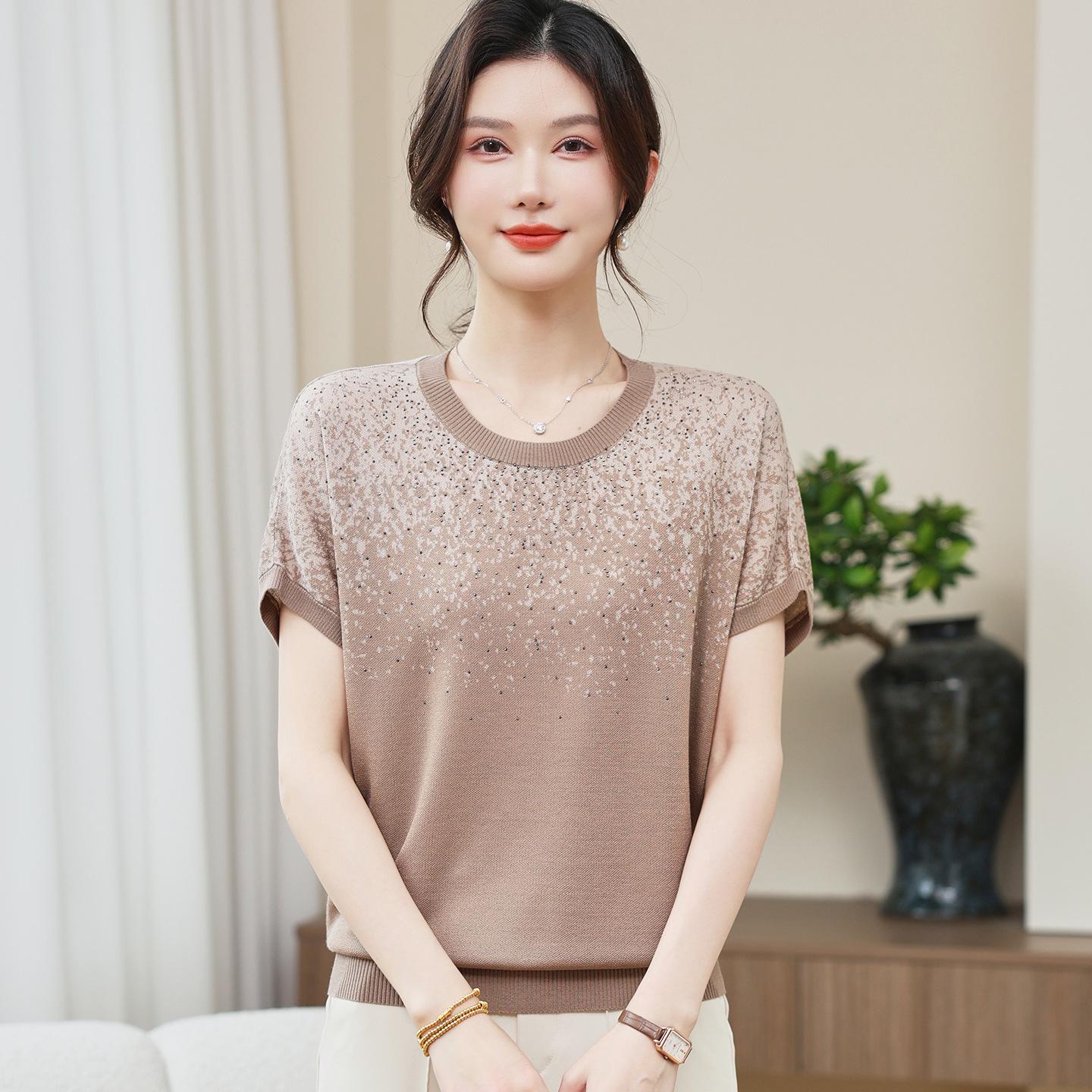 

2026 Mom s Ice Silk Summer Short-Sleeve T-shirt for Middle-Aged and Elderly Women - Mother s Day Edition 5XL (150-165 lbs) бежевий/верблюд