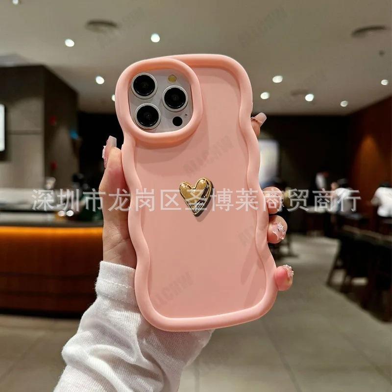 Gold love applies to Apple 16promax mobile phone case 15plus14 anti-drop 13 wavy pattern 12 soft cover