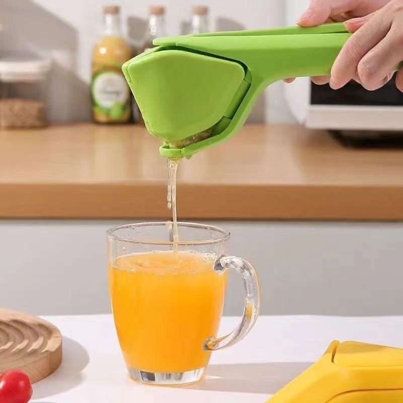 Multi Functional Fruit Fresh Juicing Tool, Small Manual Juicer for Household Kitchen, Portable Manual Lemon Juice Press Clip