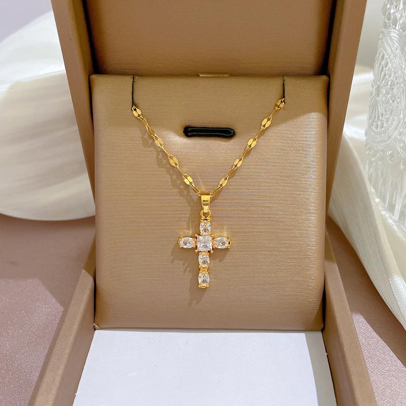Titanium Steel Luxury Diamond Gold Micro-Inlaid Necklace for Women - Trendy Clavicle Chain