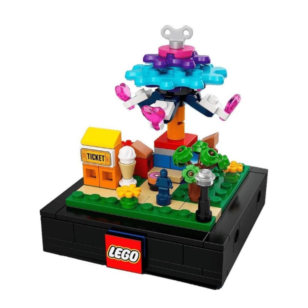 LEGO Manège à balançoires Toys R Us Blocktober 2020 6341469