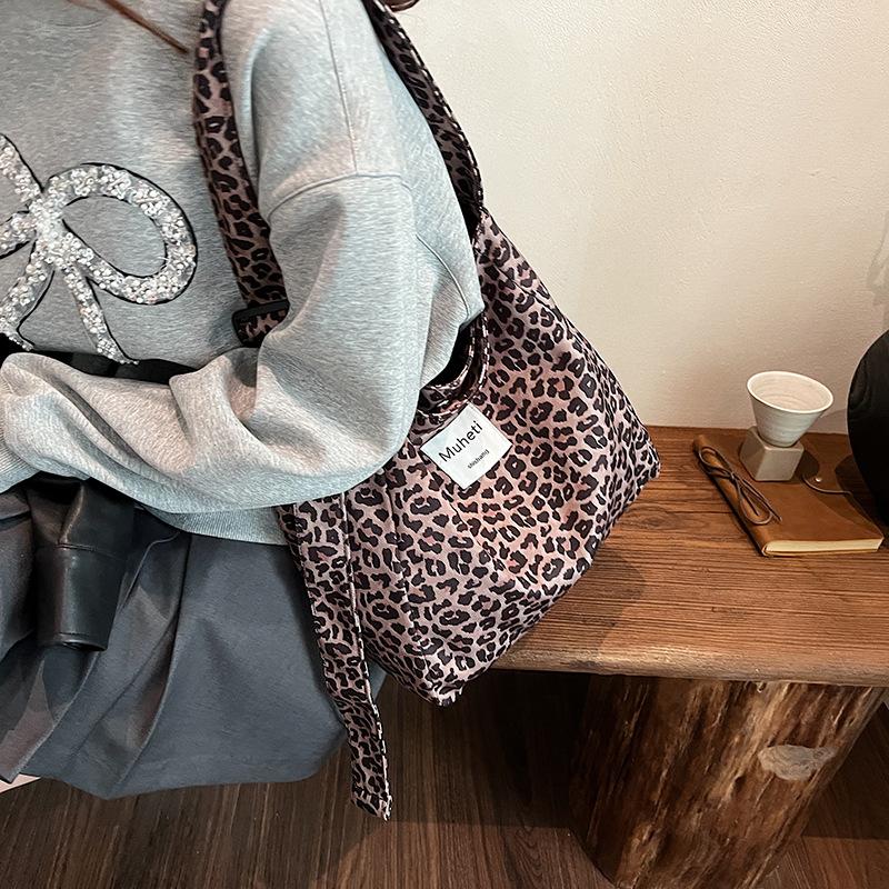 Leopard Print 2025 New Autumn and Winter Casual Lazy Style Popular Large-capacity Tote Single Shoulder Fashion Trend Underarm Women's Bag