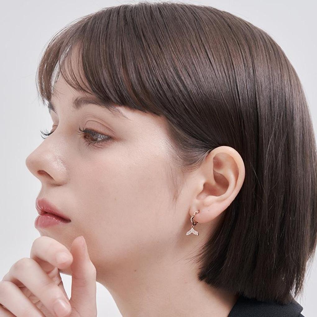 [CRANNE] 14K GF Whale Tail Cubic Wave Earrings C24EGF213