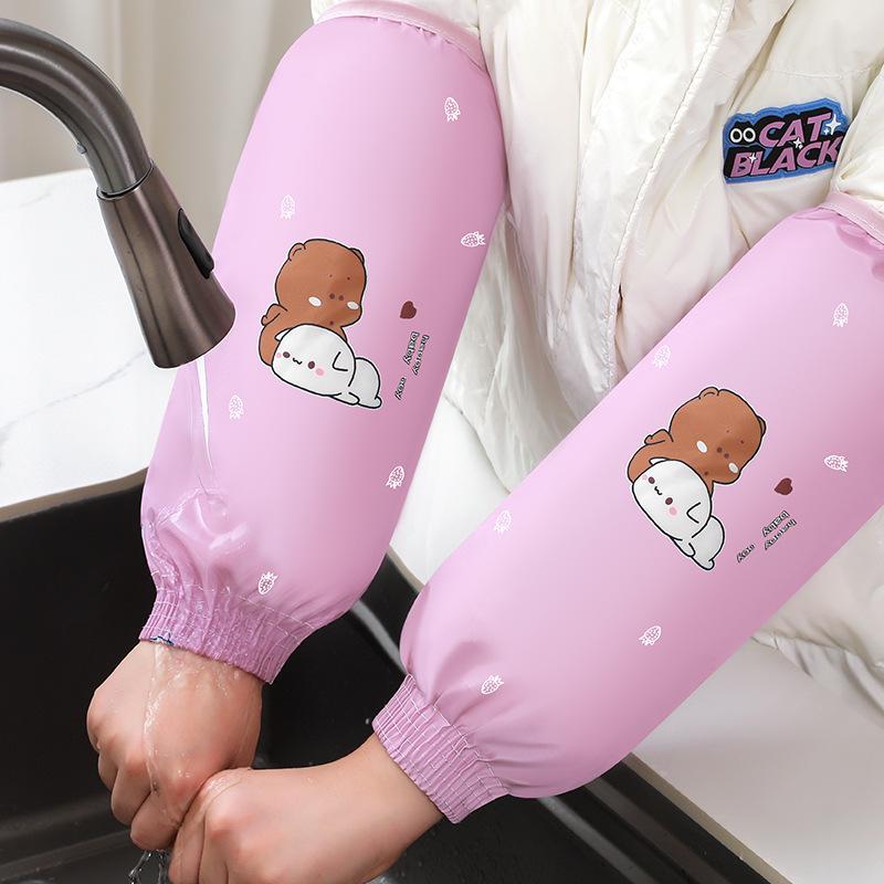 Winter Hugging Bear Stain-Resistant, Durable, Waterproof, Oil-Proof Kitchen Sleeves