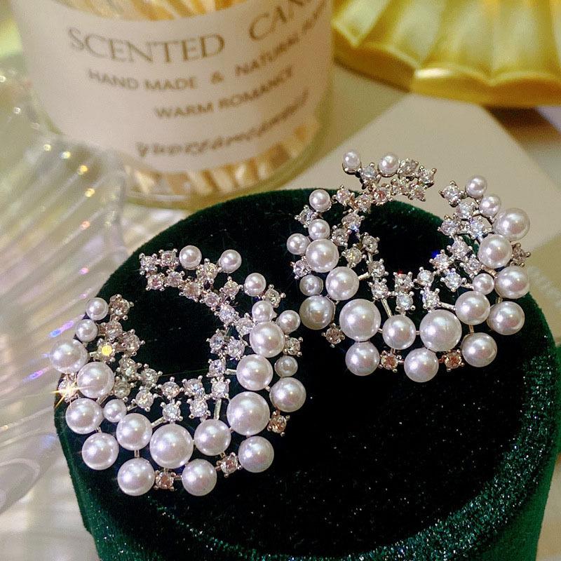 Light luxury high-end sense geometric irregular round C-ring pearl earrings 111 silver needle zircon stud earrings women's versatile earrings