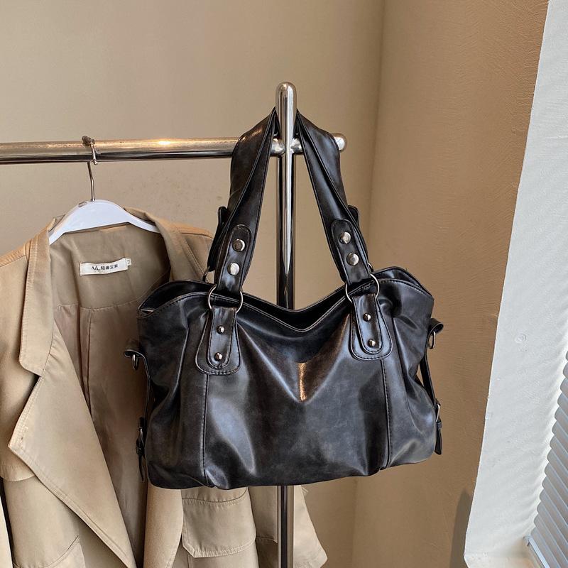 Retro bag women's large-capacity new versatile casual messenger bag single shoulder underarm commuter tote bag