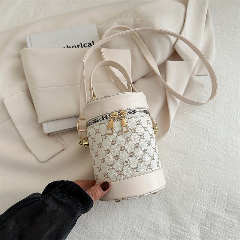 Stylish Spring Fashion Pu Handheld Bucket Bag For Women With Elegant Design And Versatile Use