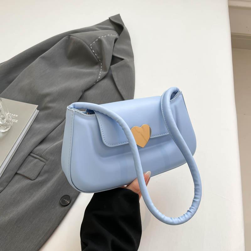 

High-value underarm bag 2025 new trendy women s bag niche design versatile messenger love cute small bag