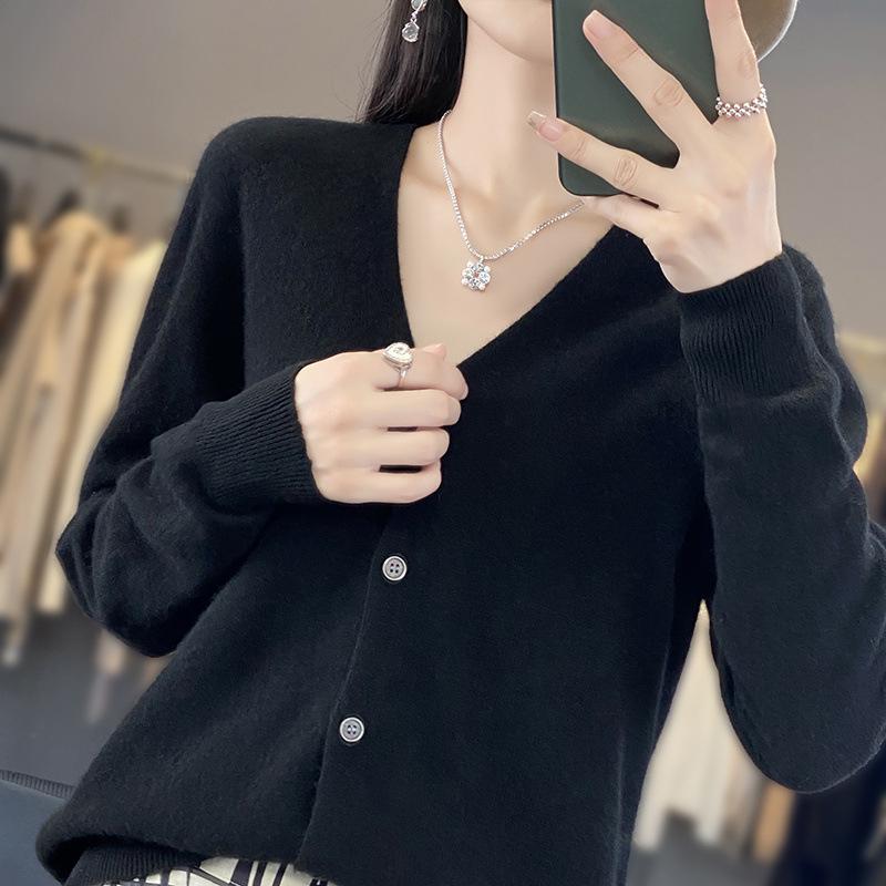 New V-neck Coat for Women In Autumn and Winter, Loose Knitted Sweater