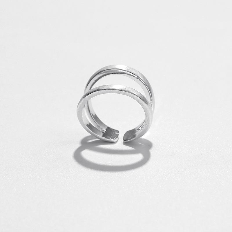 Elegant Adjustable Vintage Ring for Women - Luxurious Non-Fading Design