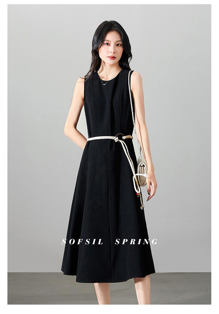 Minimalist Round Neck Sleeveless Vest Dress for 2026 Spring Fashion, Versatile and Slimming, Mid Length Dress