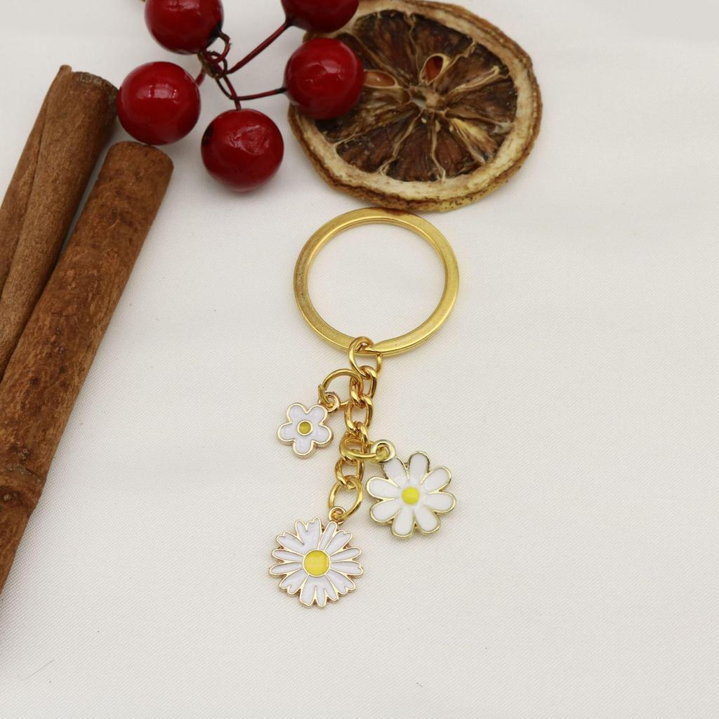 Daisy Enamel Flower Keychain Pendant for Bags & Phones