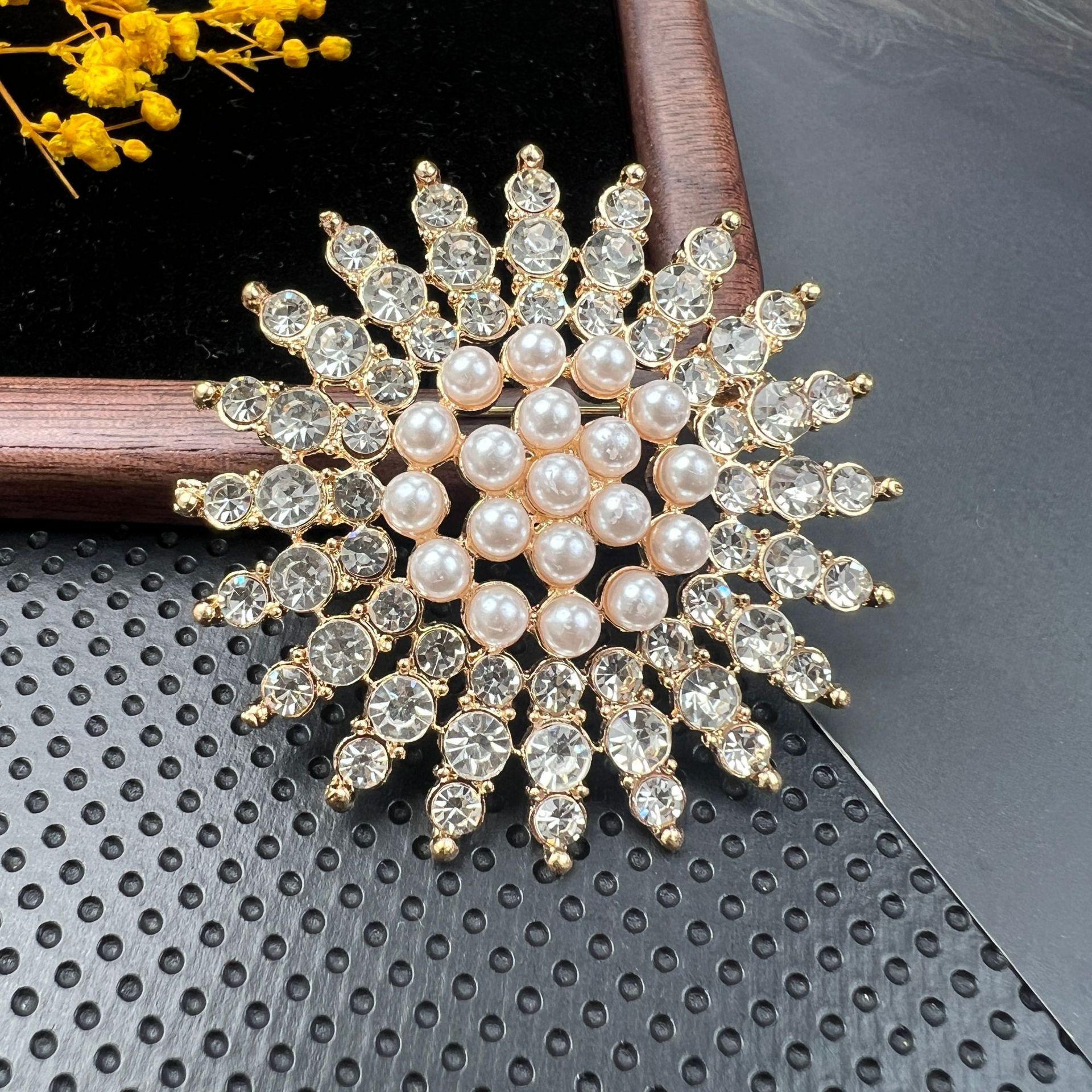 

Ретро брошь с кристаллами-бриллиантами, с булавкой от оголения и металлической пряжкой для аксессуаров для одежды