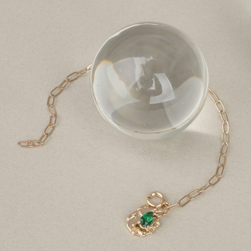 AUGUST ALICE Rough Piece Emerald Oval Chain Bracelet
