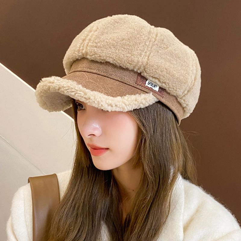 Lamb Hair Octagonal Hat for Women's Korean Fashion Duck Tongue Hat with Plush Bud Hat, Fashionable British Retro Artist Hat