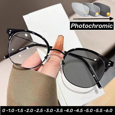 Fashion Women's Photochromic Sunglasses Retro Near Sight Myopia Eyewear Unisex Vintage Round Frame Blue Light Blocking Glasses