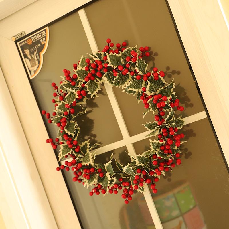 Hong Yu Christmas Wreath: Red Berry & White-Edged Leaf Decorative Hanging