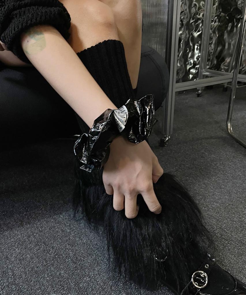 Sentiments No.289 [Black] Scrunchy Hair Enamel Lambskin Scrunchie