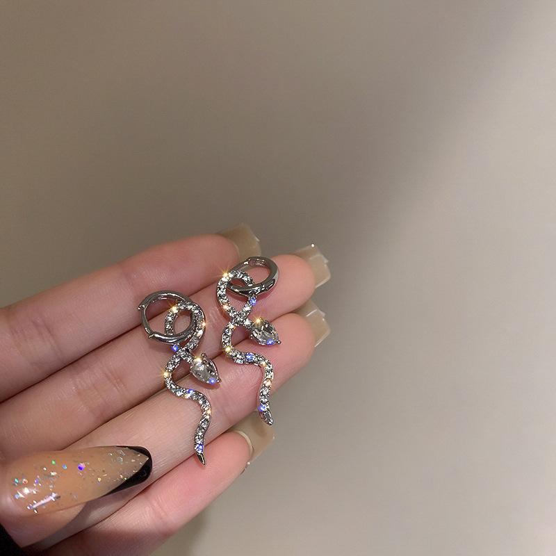 New Trendy Vintage Wrapped Snake Shape Crystal Dangle Earrings for Women Girl Cute Small Object Earring Jewelry Bijoux Gifts
