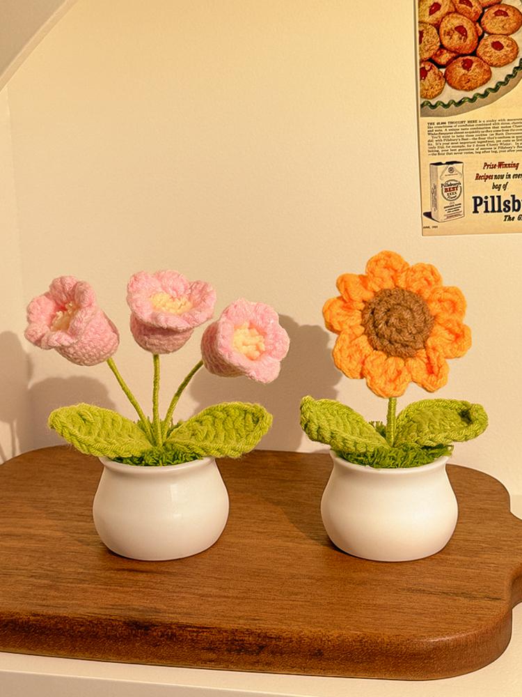 Sunflower Hand-Knitted Woolen Yarn Bouquet - Small Decorative Gift for Home