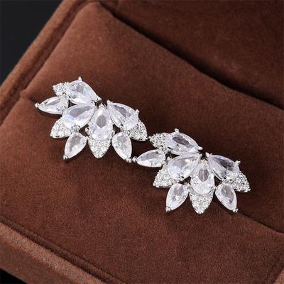 Orecchini a lobo Huitan Scintillanti in Zirconia Cubica per Donna Festa Nuziale Raffinati Orecchini da Sposa Piercing all'Orecchio Nuovi Gioielli alla Moda