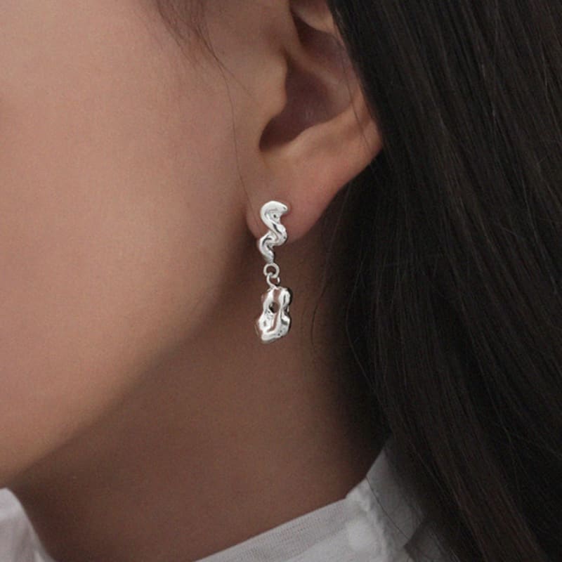 

REINDEER GROTTO EARRING 14 SILVER