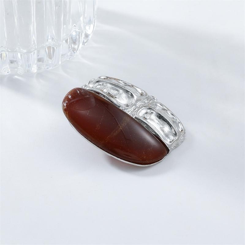 Vintage Styles Brown Amber Resin Splices Earrings for Women Autumn And Winter Sturdy Alloy Jewelry Trend Casual Wear