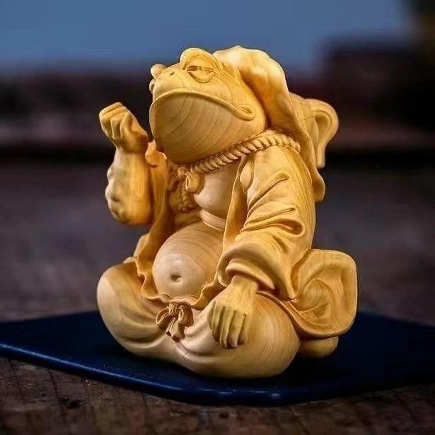 

1 шт. Резьба по кипарису Тайханского утеса Золотая жаба Бессмертный Желтый тополь Благословляющая лягушка Счастливое животное Ручка Украшение