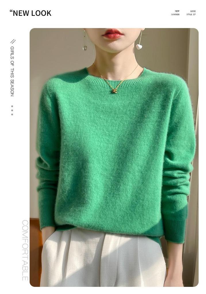 Women's Classic Round Neck Seamless Knitted Base Layer Sweater - Perfect for Autumn and Winter.