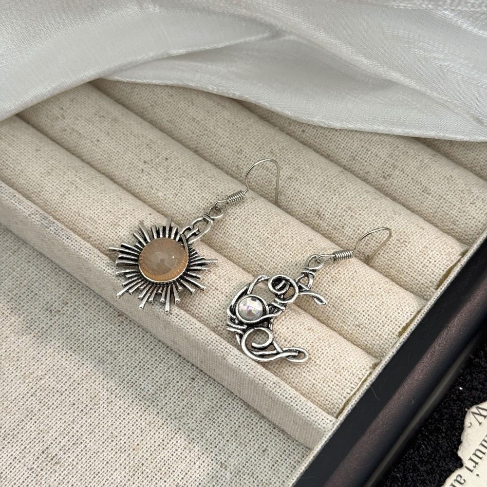Personality Earrings Retro Silver Plated Earrings Sun Moon Pattern Dangle Earrings  Jewelry Gift