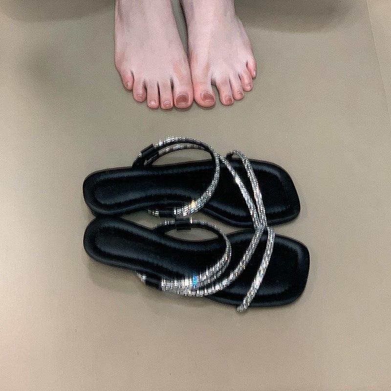 

One-word drag 2025 new rhinestone one-word strap low heel fashion women s cool slippers summer two wear 39