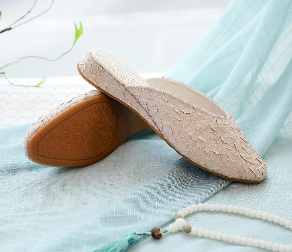 Women's Solid Color Closed-Toe Summer Slippers - 2022 Spring/Summer Collection