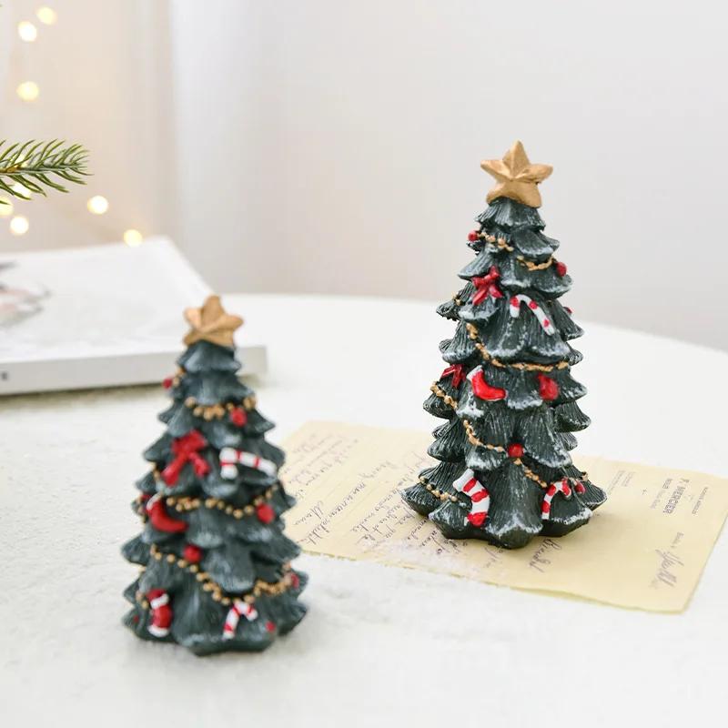 Christmas Festival Desktop Ornament - Resin Mini Christmas Tree Ideal Party Supplies & Cute Christmas Gifts for Holiday Decor