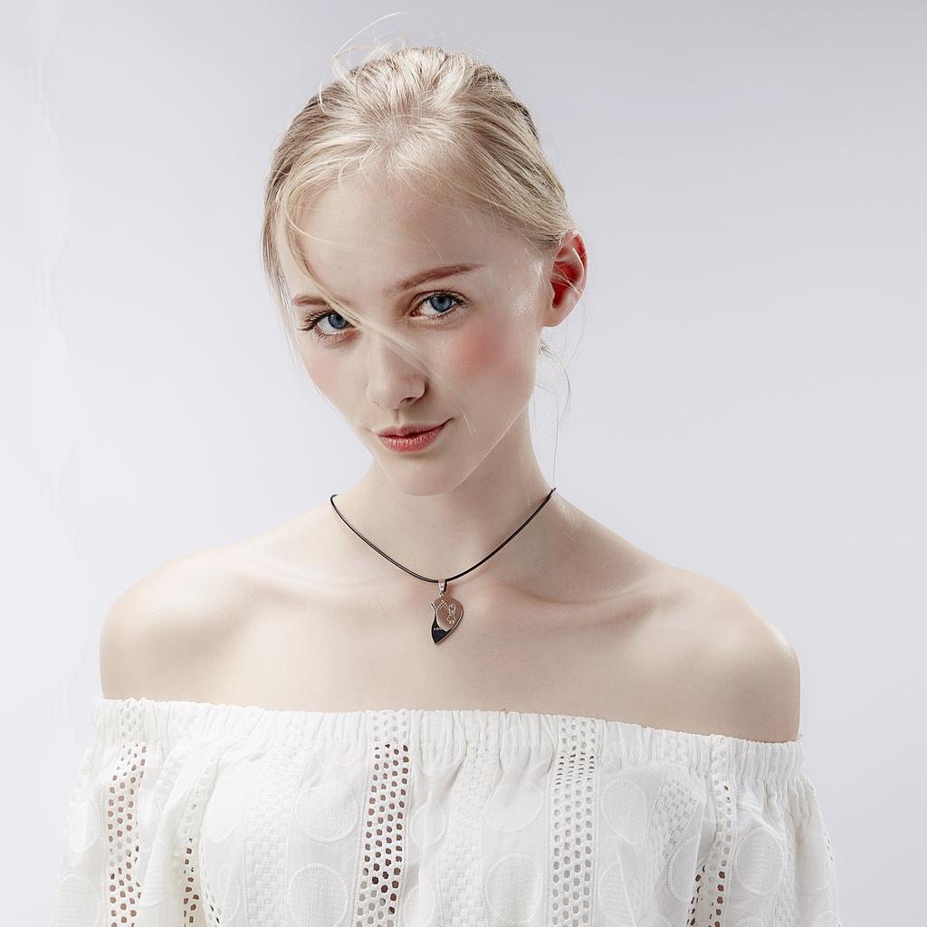 Párové šperky Náhrdelníky se zlomeným srdcem Černý párový náhrdelník Nerezová ocel Gravírované přívěsky Miluji tě Náhrdelník Valentýn