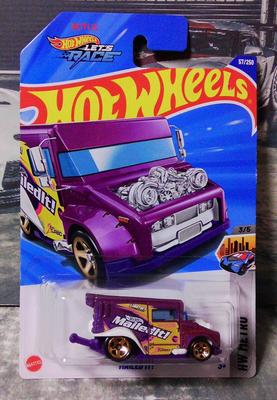 Hot Wheels MAILED Treasure Hunt IT! / (099)