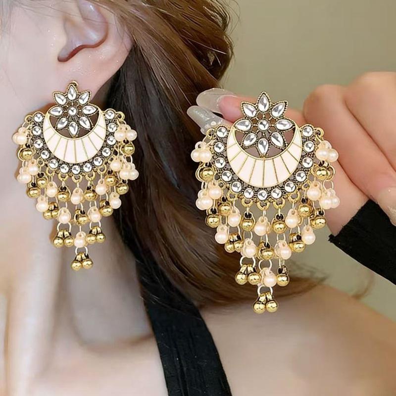Boho Etnické Náušnice s Tasselom a Zvončekom - Retro, Nostalgický, Elegantný Štýl