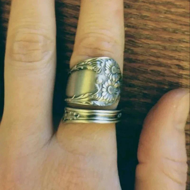 Personality Wide Ring with Flowers Carved Anti Color Vintage Women Finger Rings Party Fancy Anniversary Gift Hot Jewelry