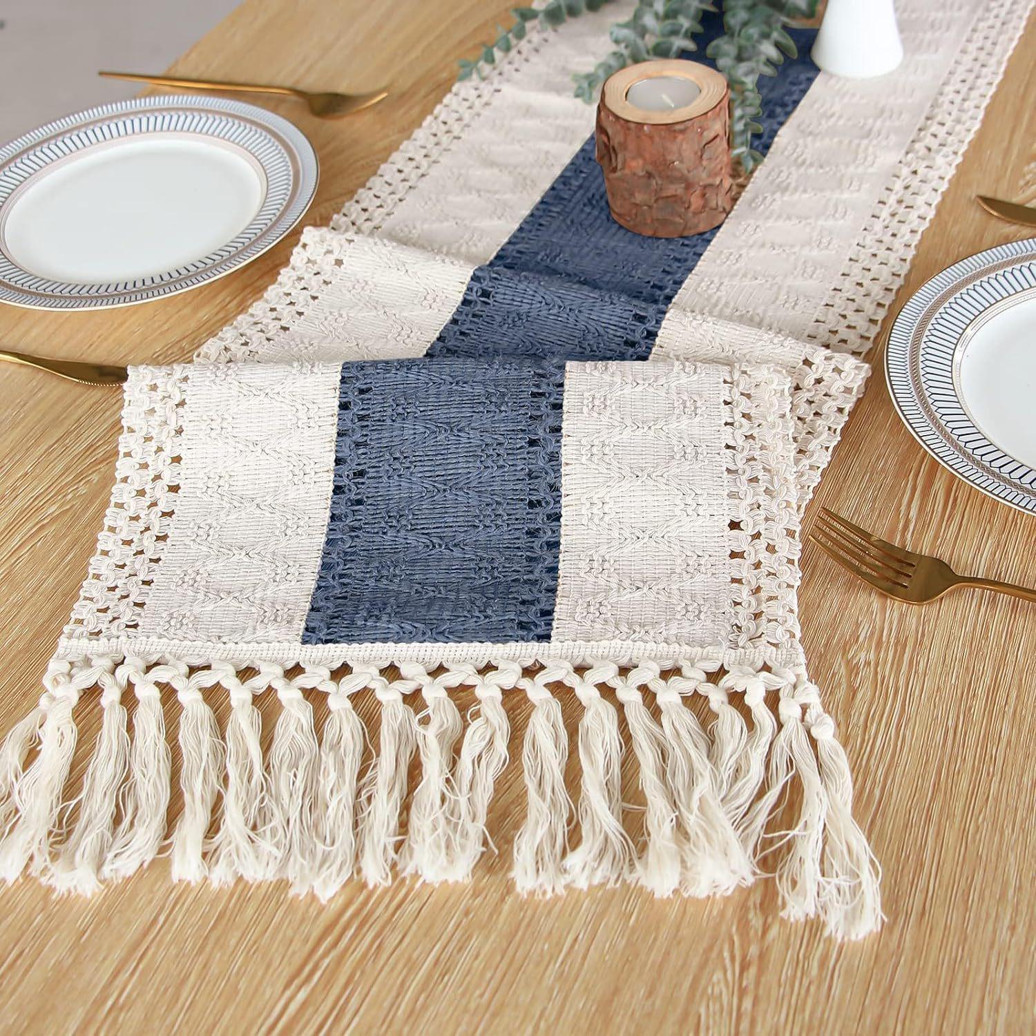 

Hand-Knotted American Retro Crochet Table Runner, Long Openwork Tablecloth 30x91 cm