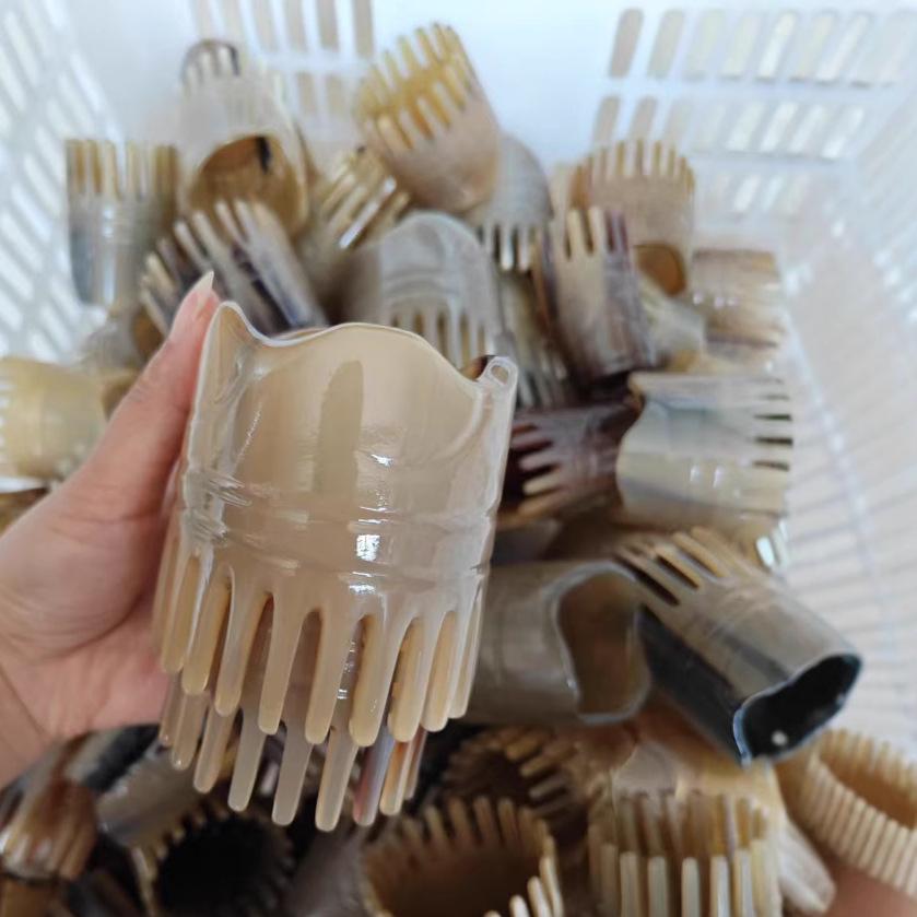 Шампуневая расческа с широкими зубьями из рога яка с Гуаша для терапии и массажа кожи головы