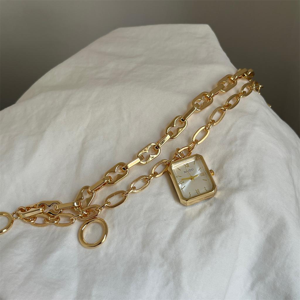 Square Pendant Style Fashion Light Luxury Retro Hollow Chain Watch Women'S Gold Watch