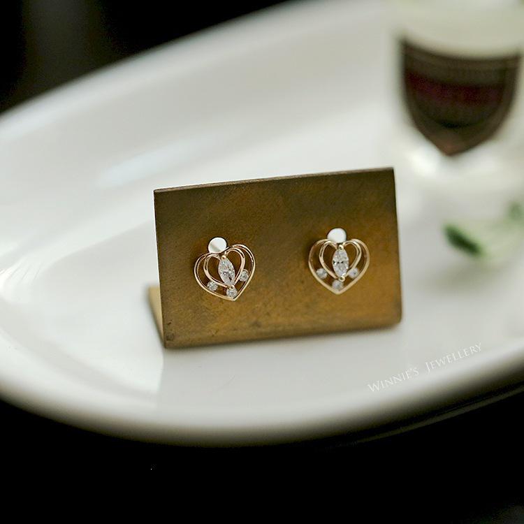 Elegant Three-Dimensional Heart Stud Earrings in Gold-Plated S925 Sterling Silver Gold Pair (includes silver earplugs)