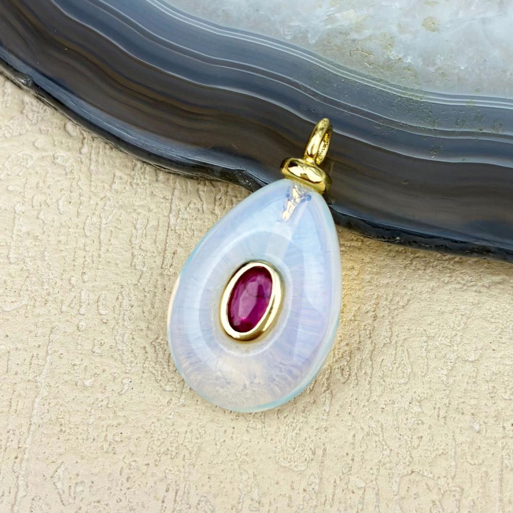 Vintage Water Droplet Natural Stone Inlaid Zircon Pendant Teardrop Opal Red Quartz Charm for Men and Women's Jewelry